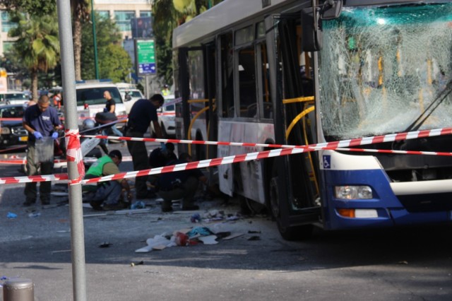 A bomb exploded on this Tel Aviv bus on the afternoon of November 21, 2012.