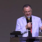 Calemos a Quienes Nos Observar