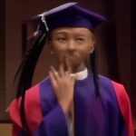 Cross Encourages Lee Graduates to Seek Wisdom, Show Love